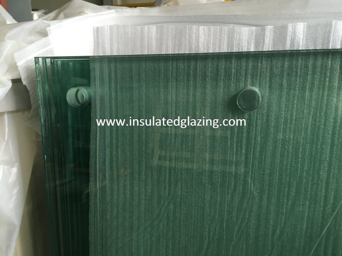 8+1.52+8 tempered laminated glass with holes.jpg 8+1.52+8 tempered laminated glass with holes.jpg
