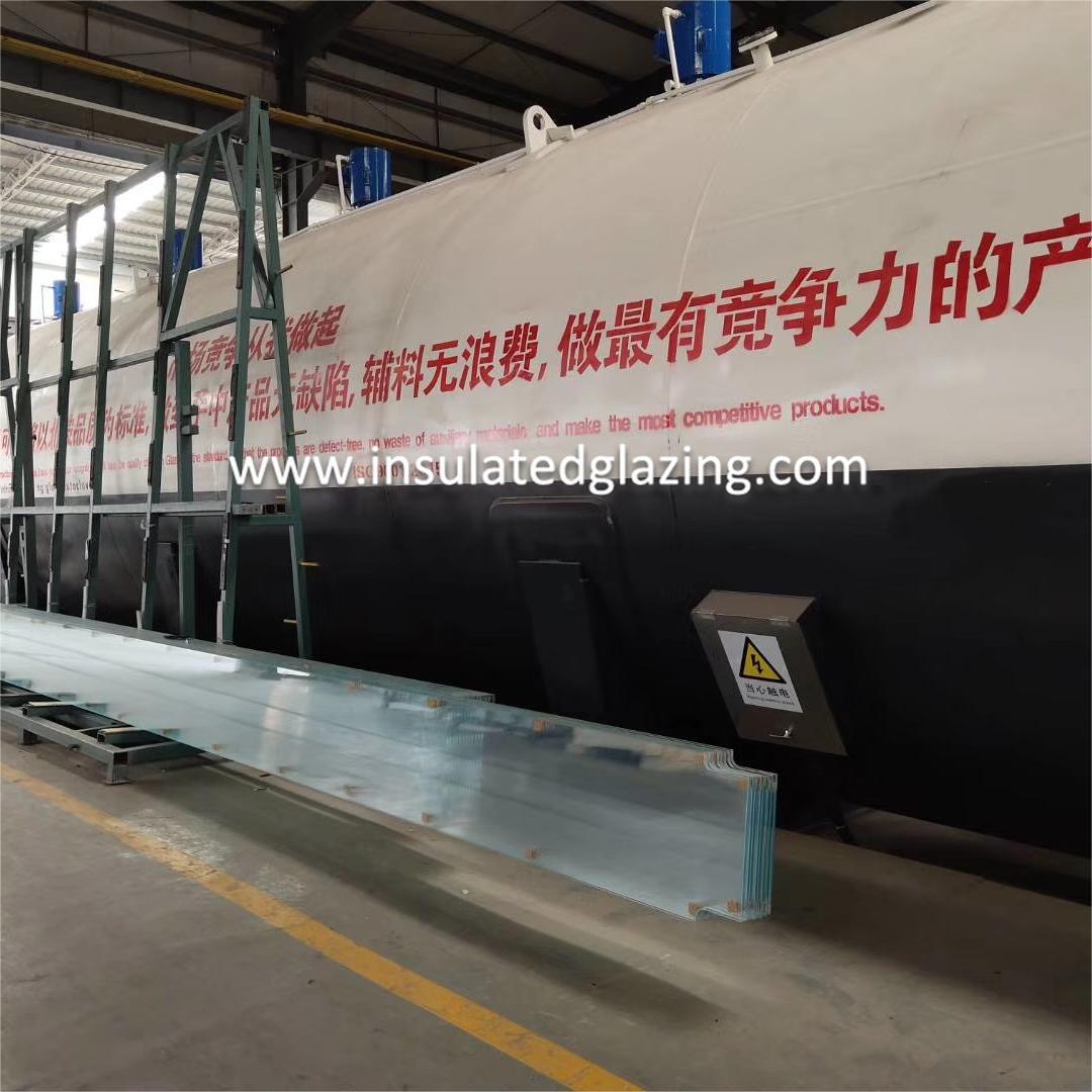 laminated glass production 4.jpg laminated glass production 4.jpg