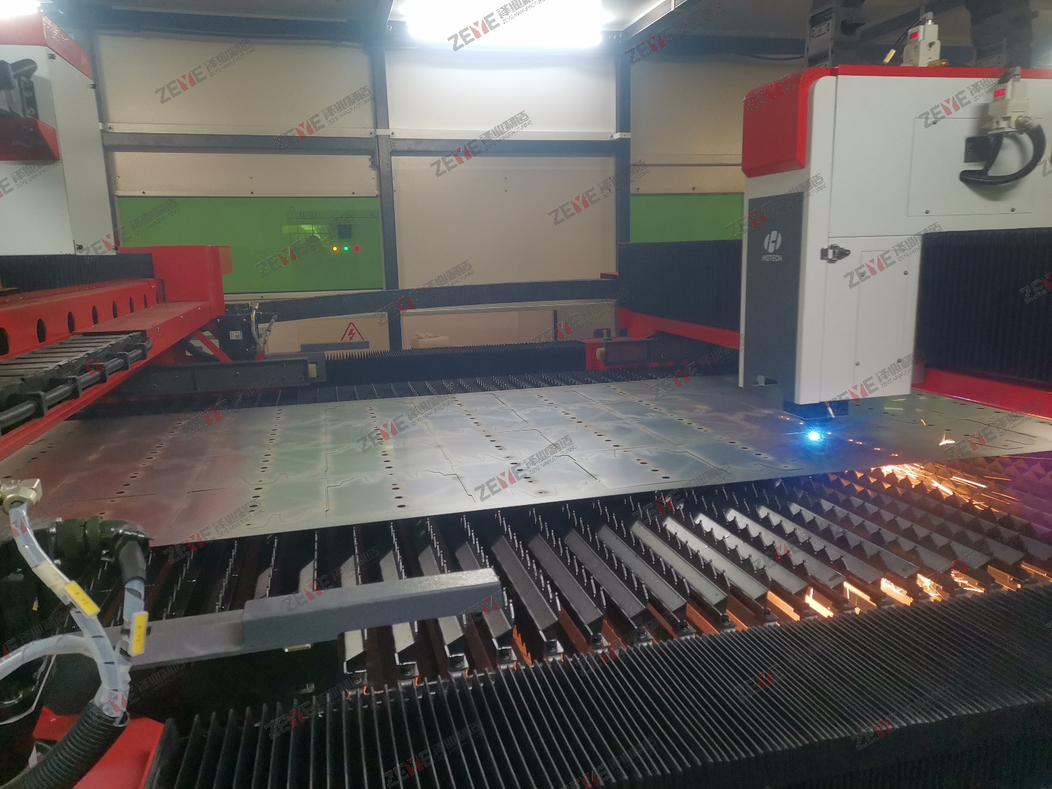Servo-feeding Laser Cutting Line