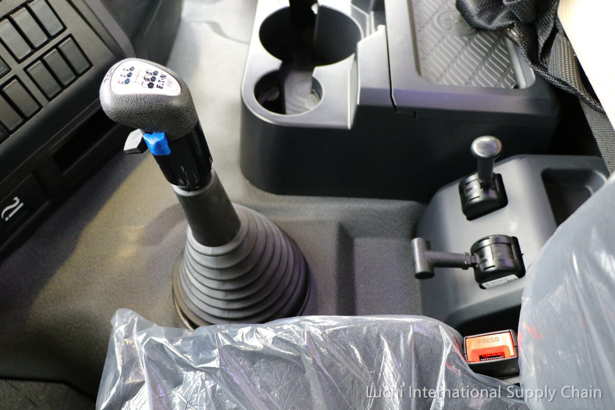 X3000 diesel, white, 440Hp, 4x2, MT