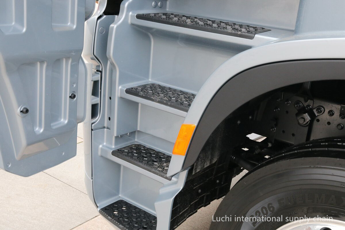 X6000 LNG, gray, 530Hp, 4x2, AMT