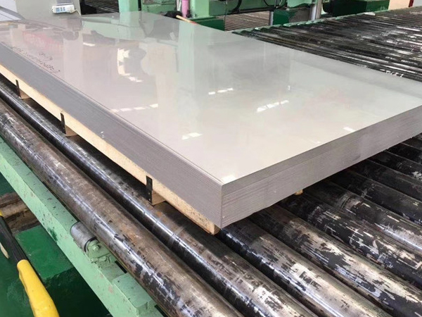 Possible errors in surface machining of stainless steel plate