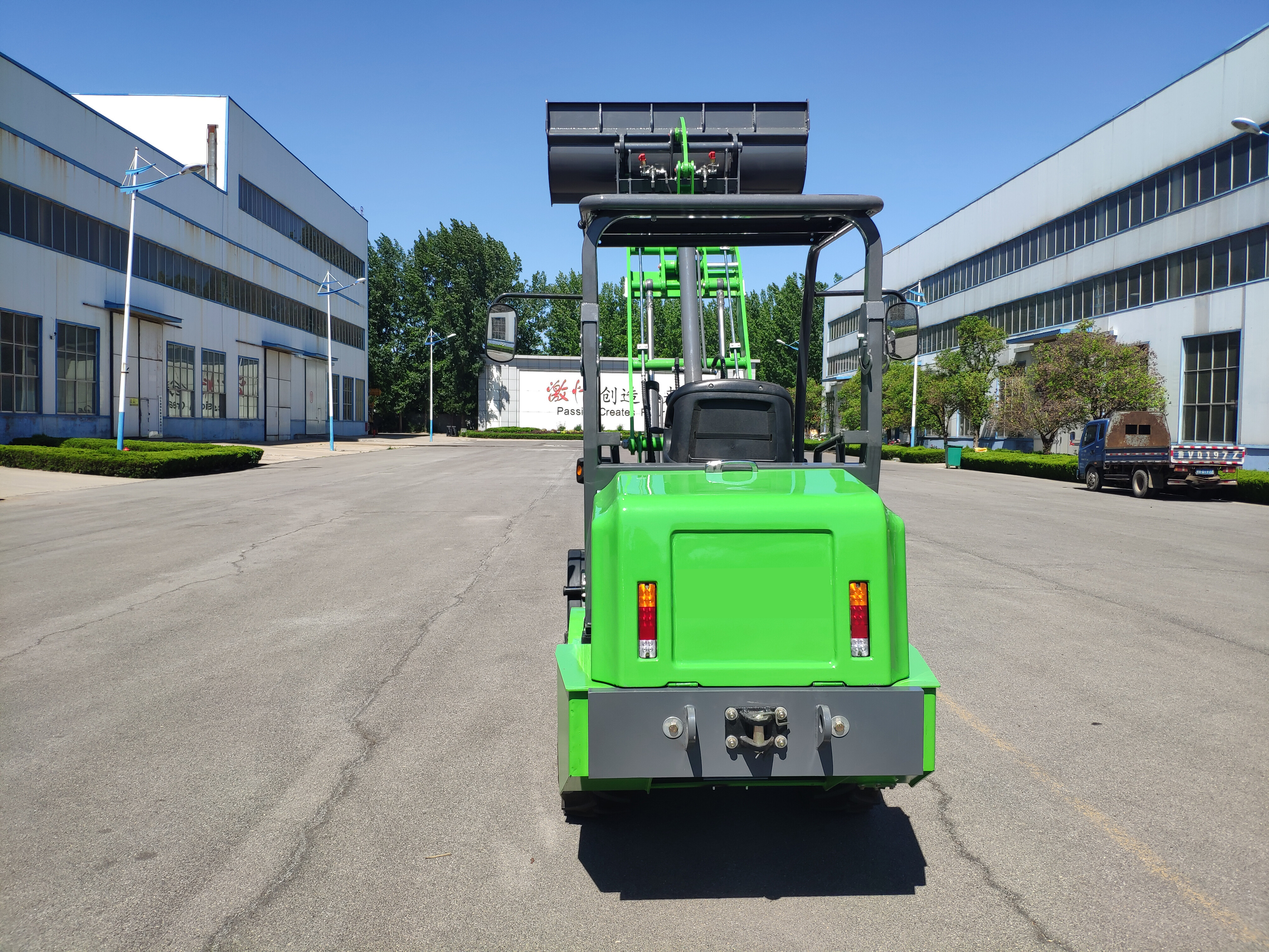 Электрический колесный погрузчик QTM910