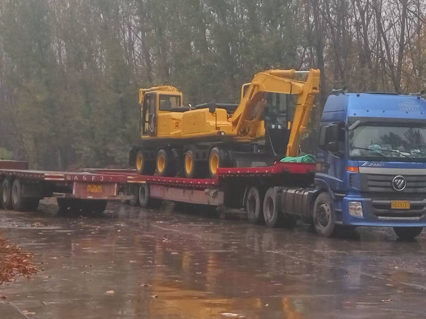Колесный экскаватор QTM130