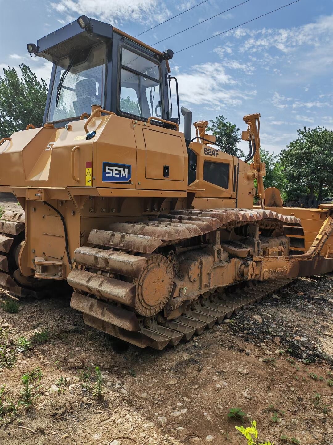 Бульдозер SEM 824F Bull
