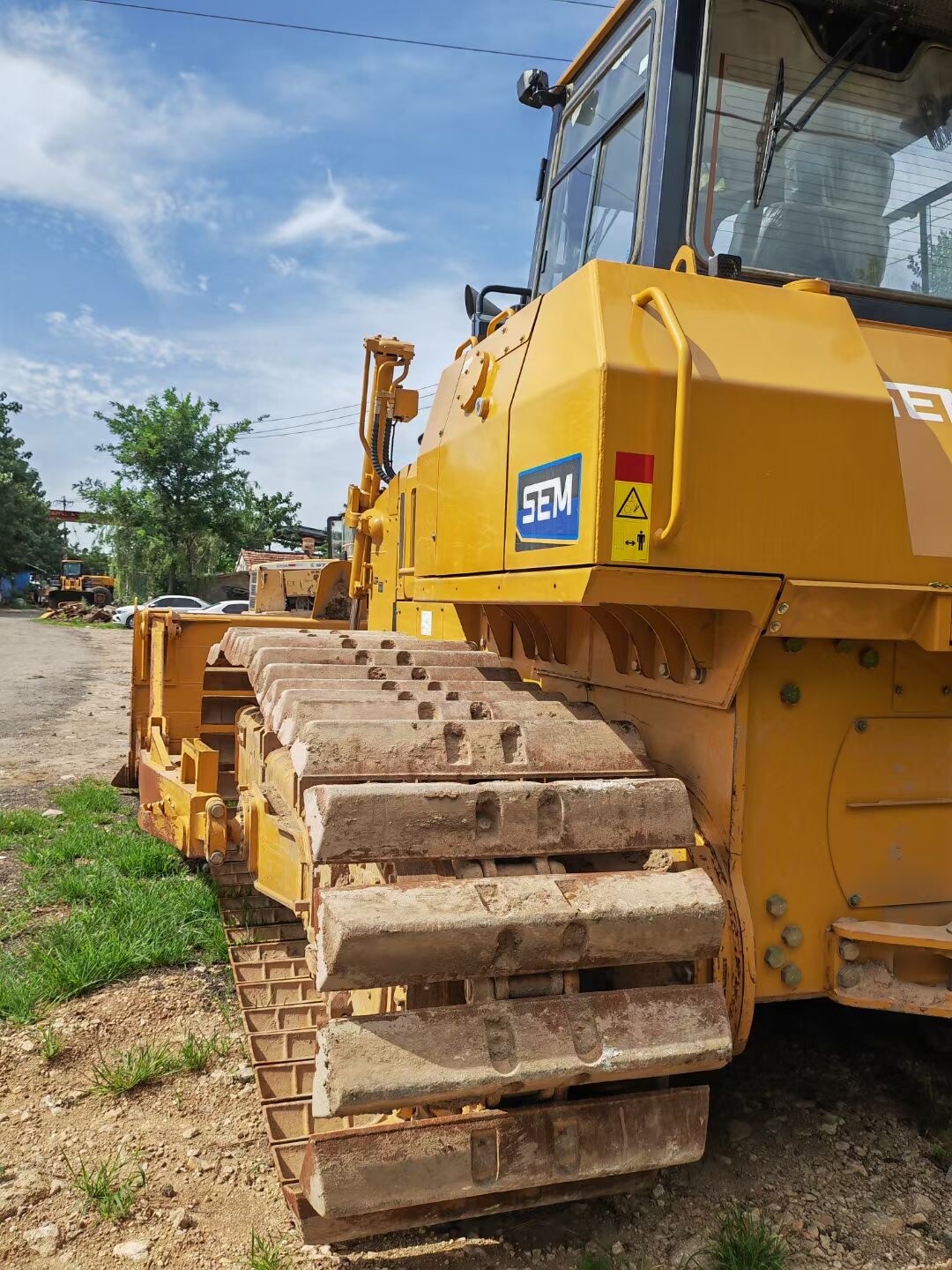 Бульдозер SEM 824F Bull