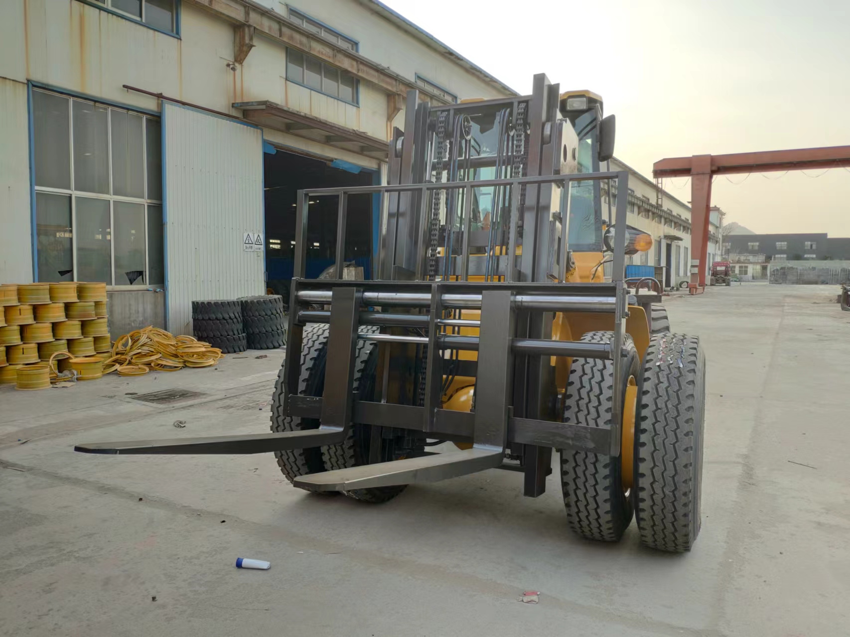 Вездеходный погрузчик QTM70