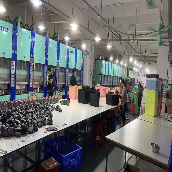 EVA注塑发泡车间