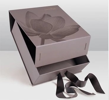 Máquina automática de pegamento para montaje de cajas de tapa dura 