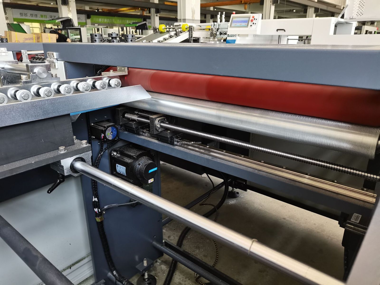 Máquina cortadora de esquinas de una sola dirección