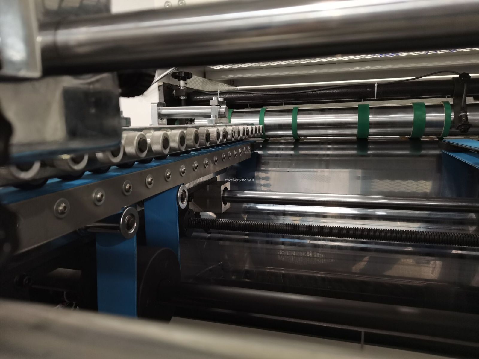 Máquina ranuradora en V automática de cartón doble 