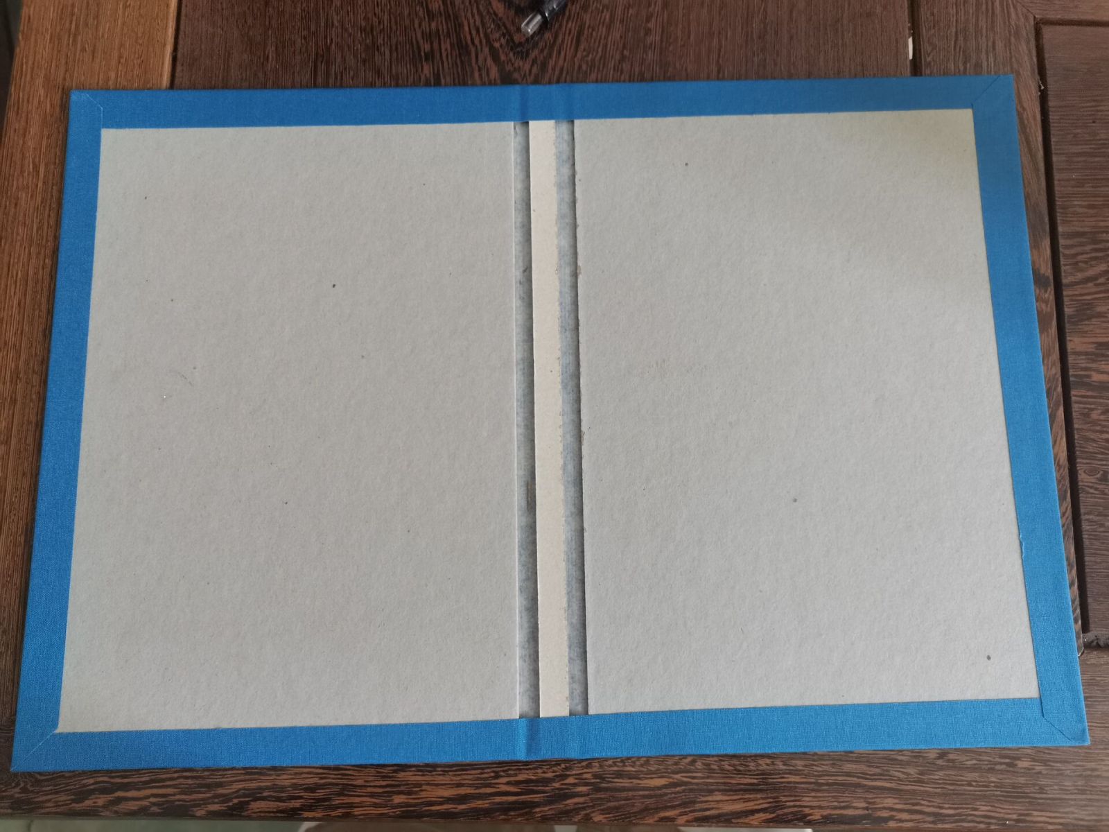 Máquina para fabricar cajas completamente automática