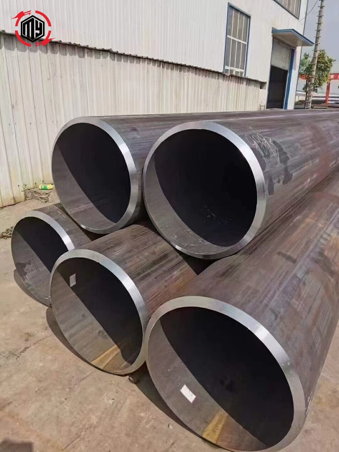 Welded pipe