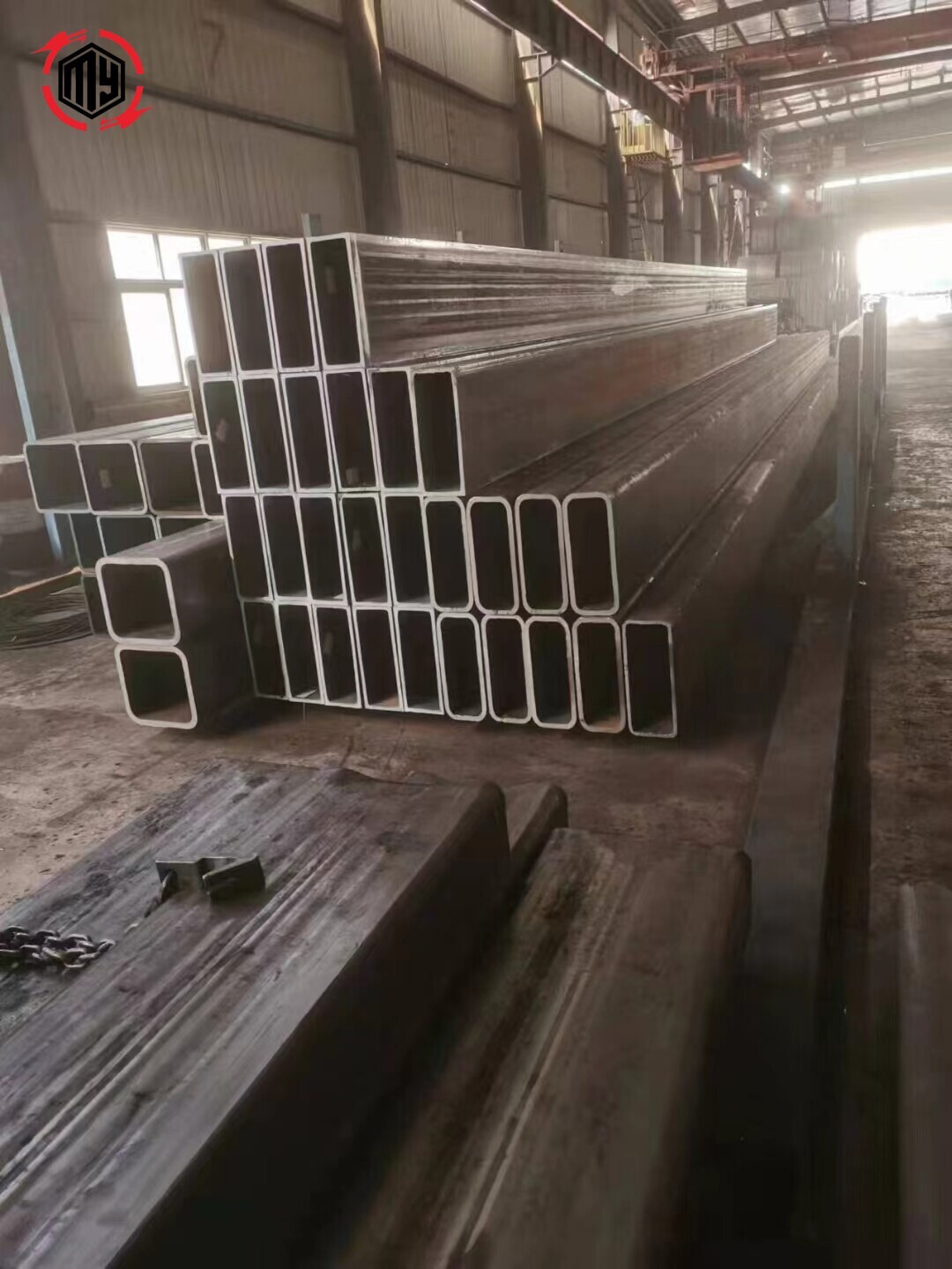 Seamless square tube