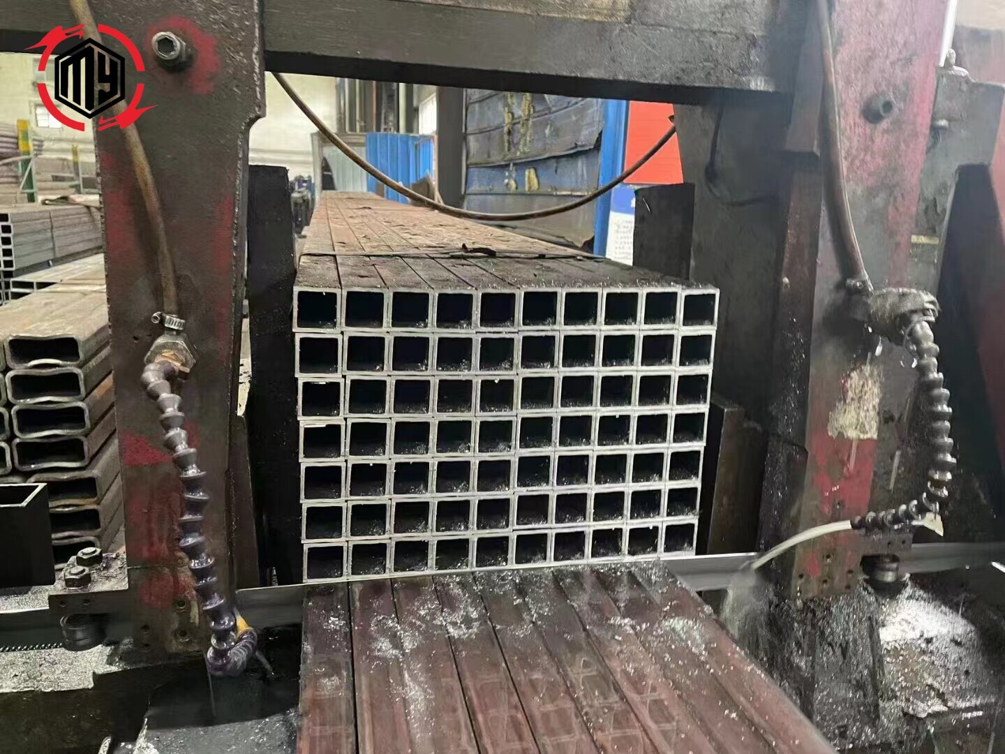 Seamless square tube