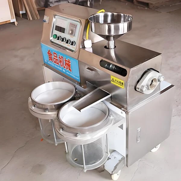 Small oil press