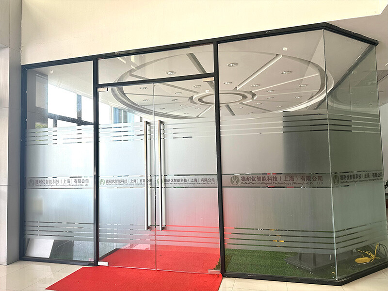 Denaiyou Lawn Maintenance Equipment Showroom.jpg