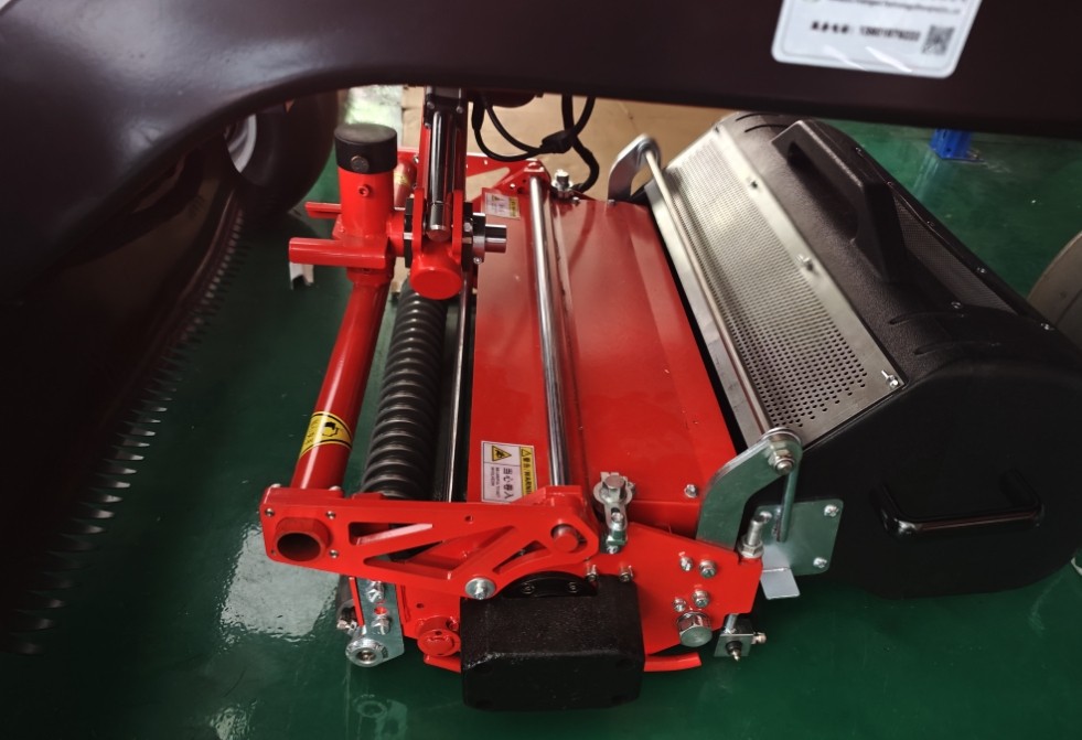 DENAIYOU 3182B triplex cylinder Mower