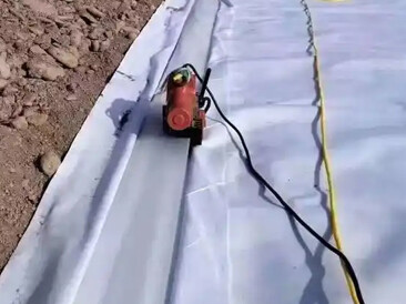 How to bond composite geomembrane?