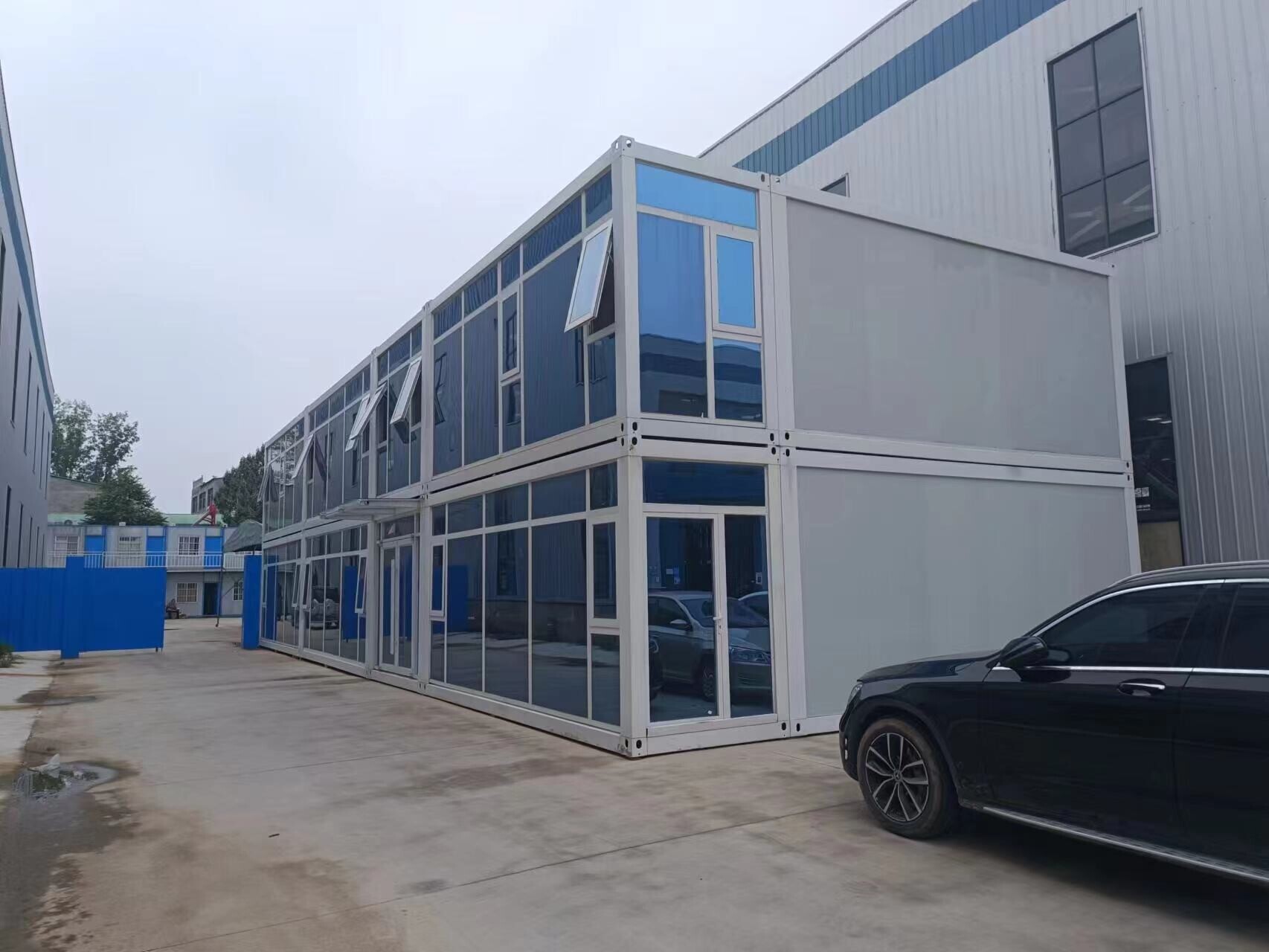 What is the flat pack container house