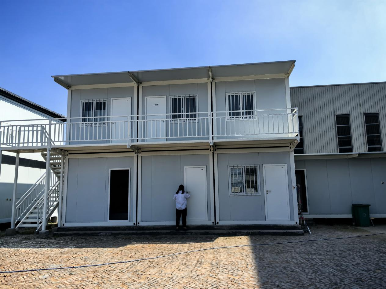 What is the Global Trend of modular container building ?