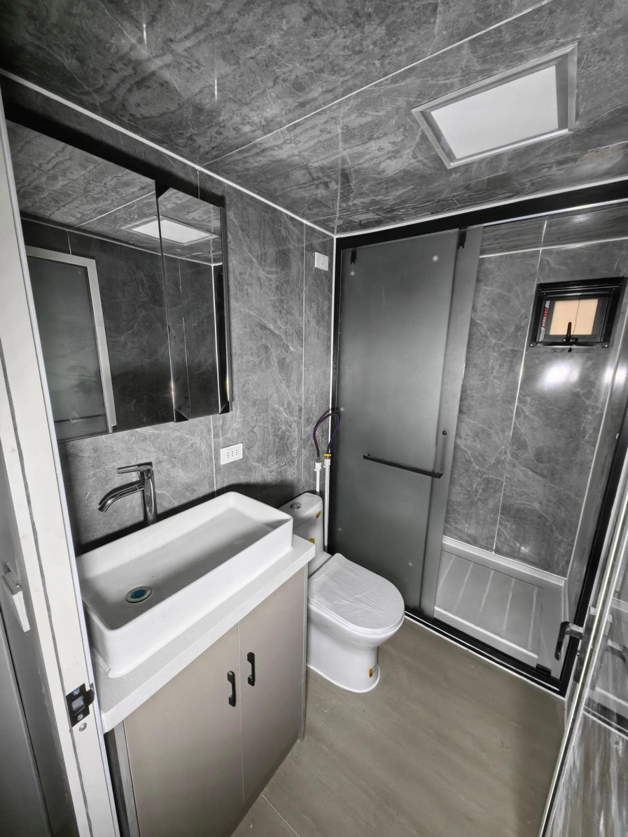 Ready Made Prefab House 2 Bed Luxury Homes Full Furniture Light Steel Expandable Container house