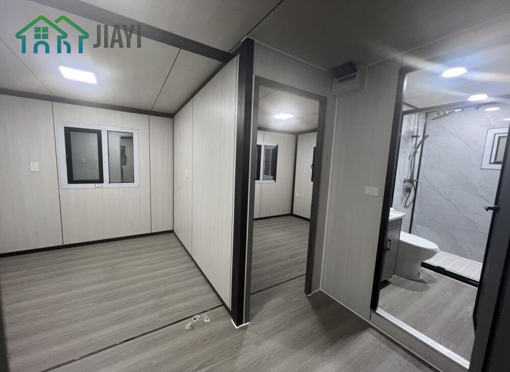 Luxury Decoration Customizable Portable Container House 20ft Two Bedrooms