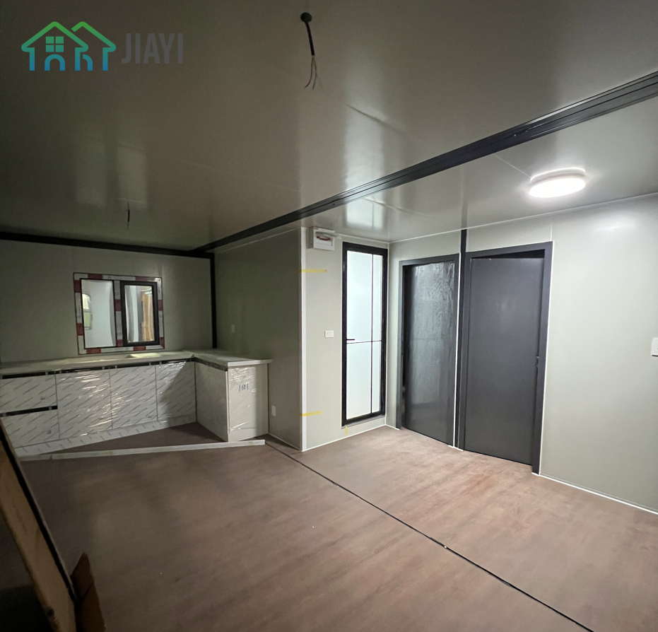 20FT & 40FT High Quality Flat Roof Customized Expanding House Factory Selling Directly