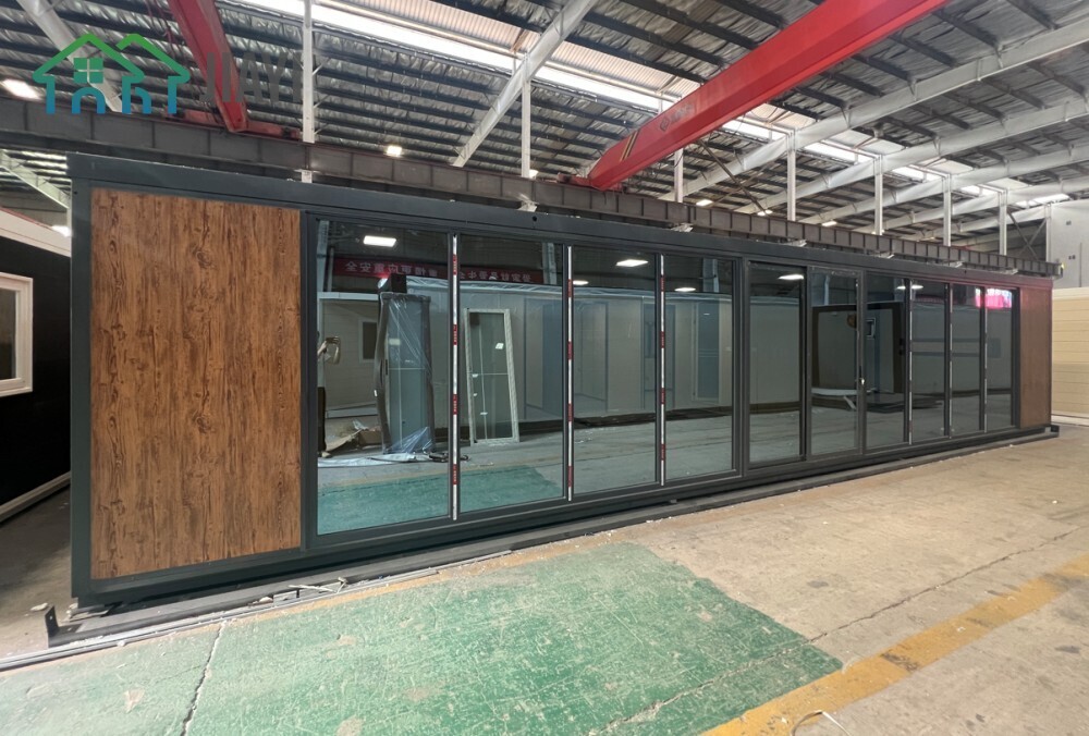 Expandable Modular Home Flat Roof 40FT Size 3 Bedrooms