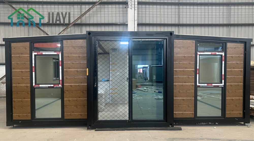 Large floor-to-ceiling windows Suitable Living Expandable house Fully Equipped Kitchen&Bathroom& Bedrooms.