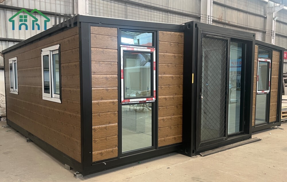 Large floor-to-ceiling windows Suitable Living Expandable house Fully Equipped Kitchen&Bathroom& Bedrooms.