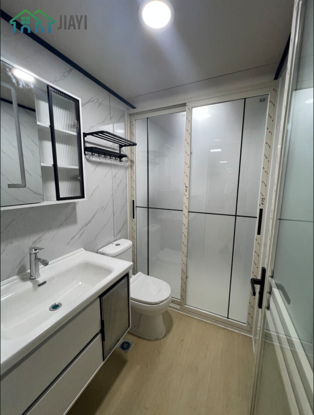 Large floor-to-ceiling windows Suitable Living Expandable house Fully Equipped Kitchen&Bathroom& Bedrooms.