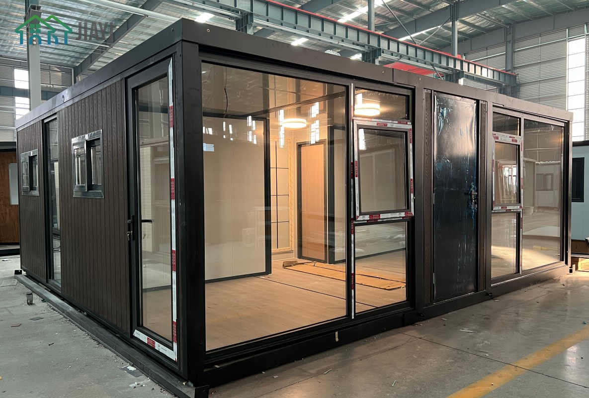 Prefabricated Houses Flat Roof One Or Two -Story Layout Customized