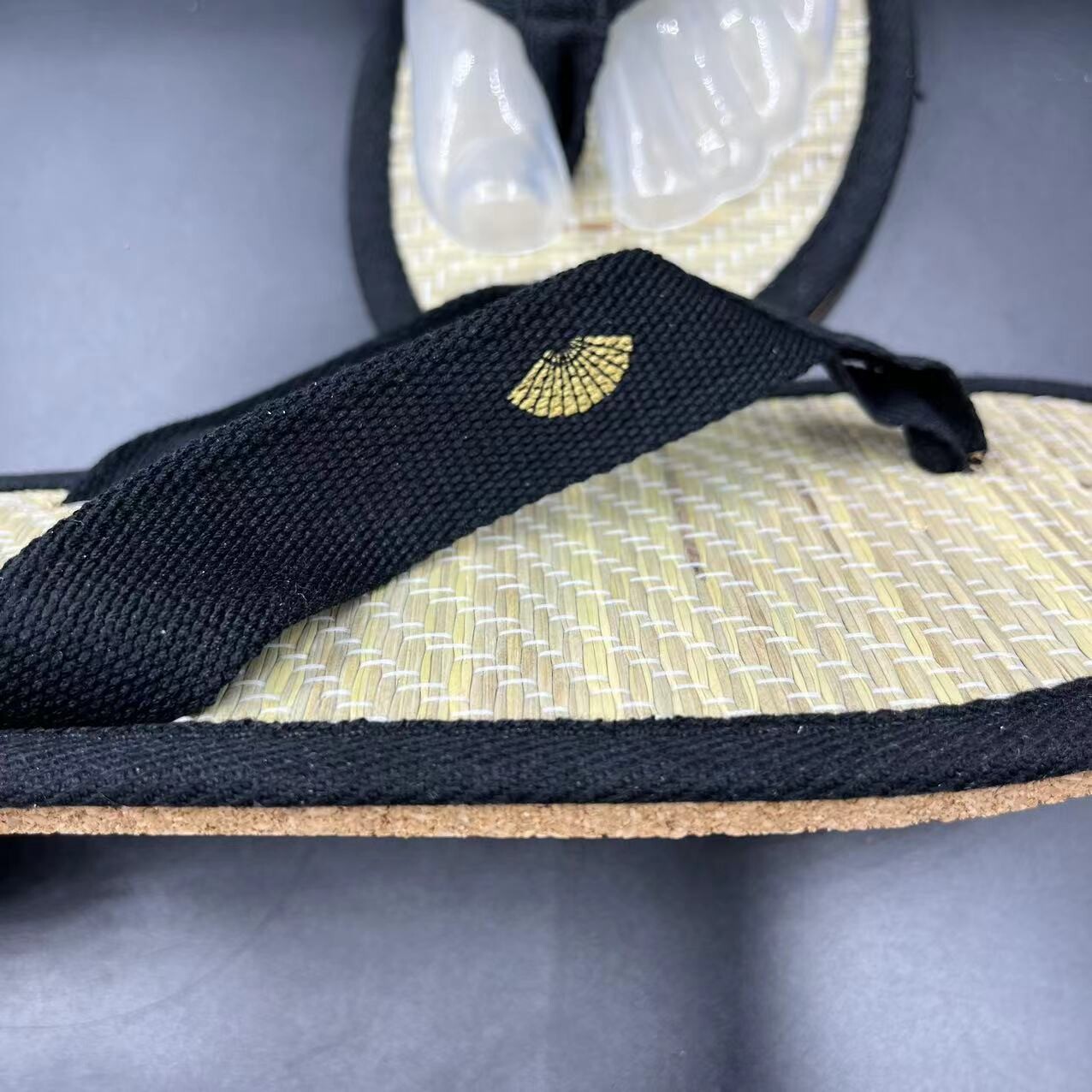 Five Star New Disposable Luxury  Comfortable Grass Travel Flip Flops Adult Straw Guests Hotel Slippers 