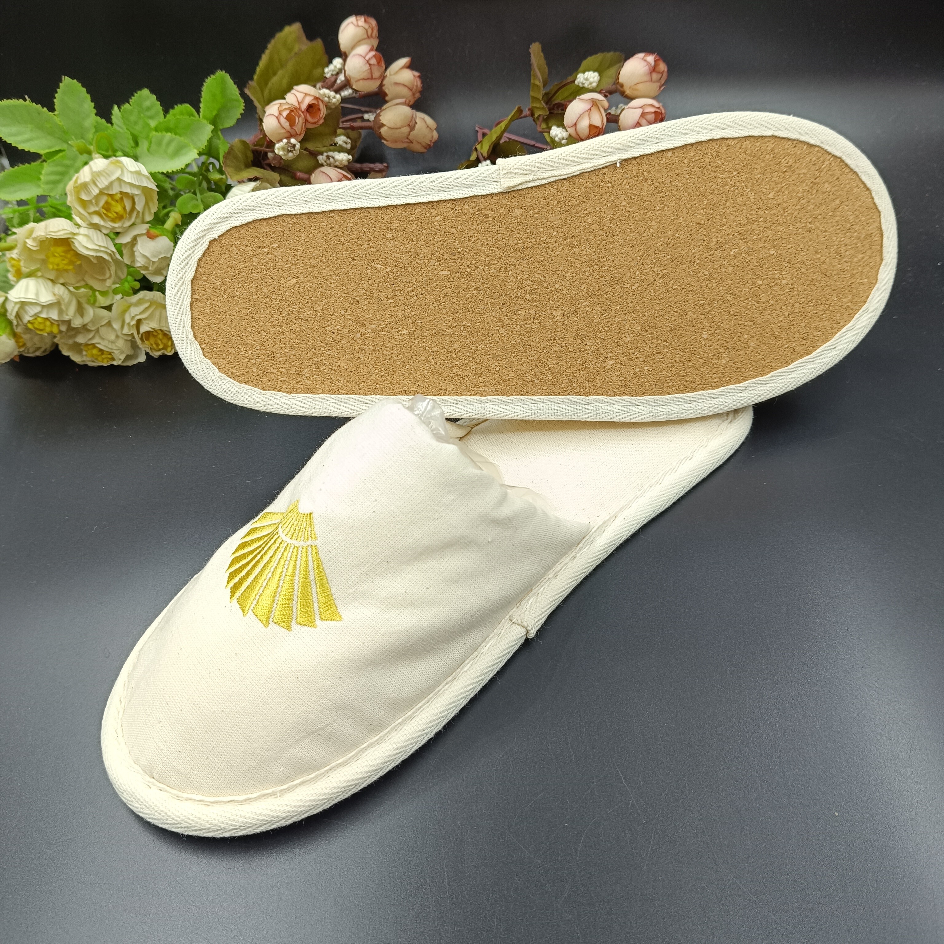 Mandirin luxury hotel slippers five star hotel cotton material Eco-friendly slippers Cork sole 