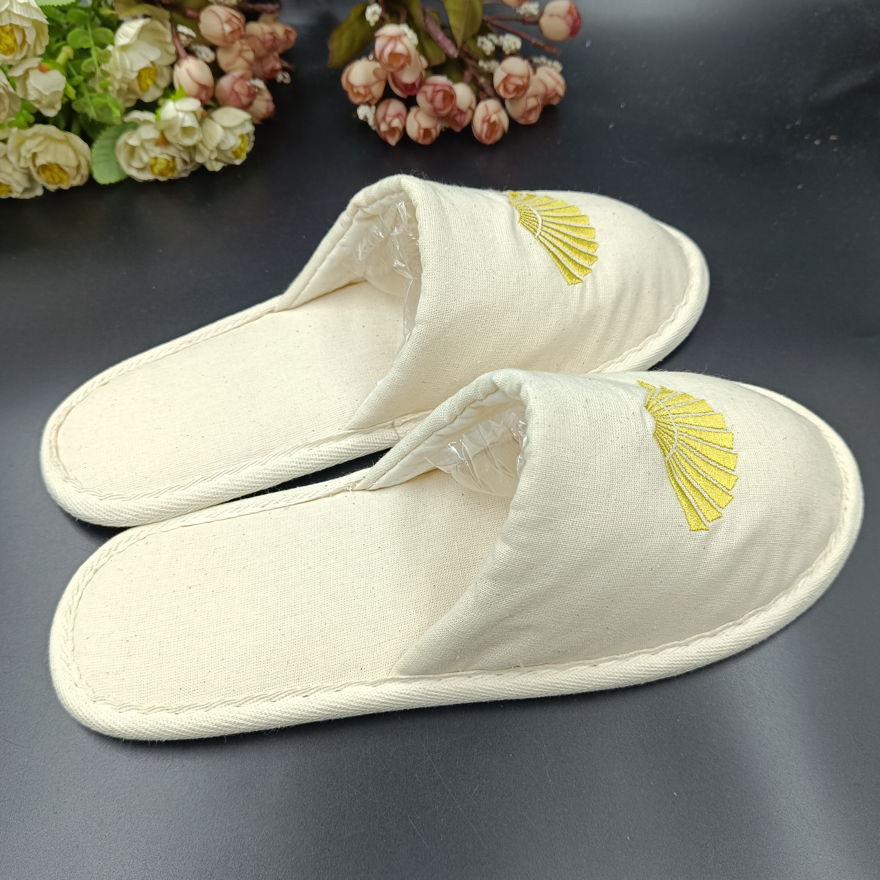 Mandirin luxury hotel slippers five star hotel cotton material Eco-friendly slippers Cork sole 