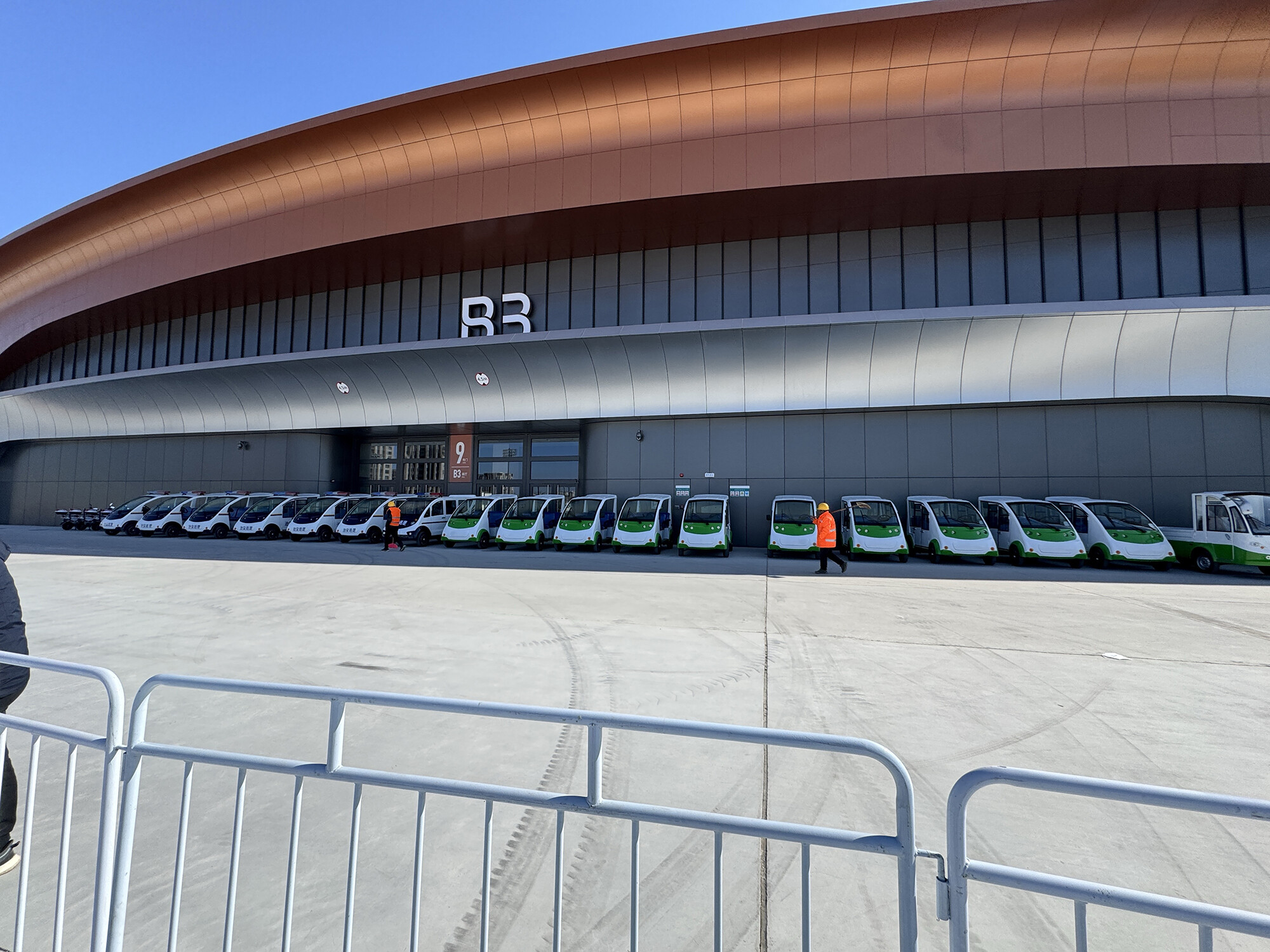 Shandong Luhuan Machinery Equipment Co., Ltd. Successfully Delivers a Batch of Electric Vehicles to a Large Exhibition Hall in Beijing Shandong Luhuan Machinery Equipment Co., Ltd. Successfully Delivers a Batch of Electric Vehicles to a Large Exhibition Hall in Beijing