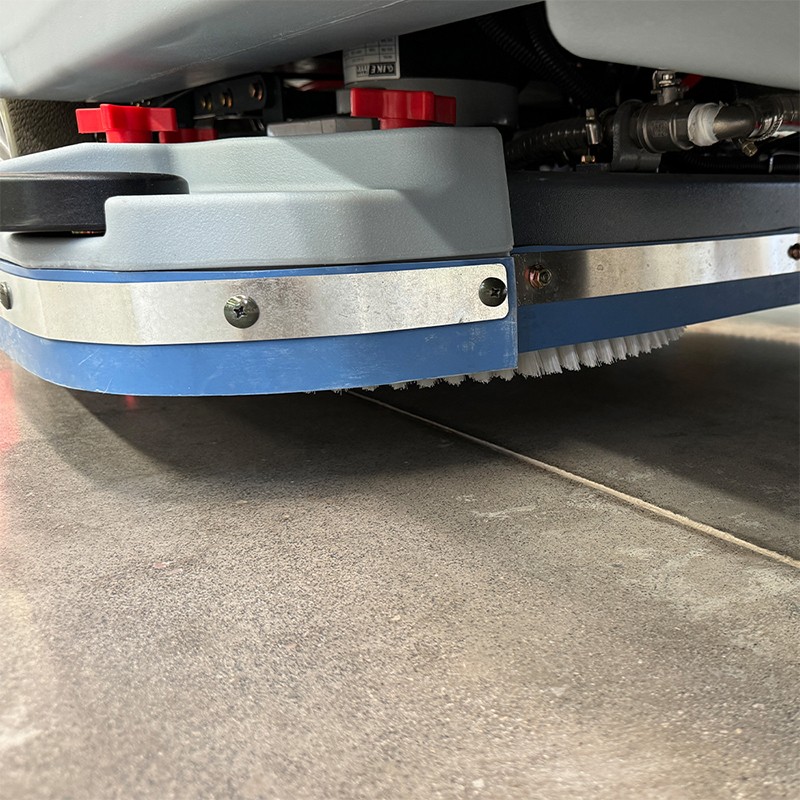 LH-1230 Heavy-Duty Industrial Scrubber (1)