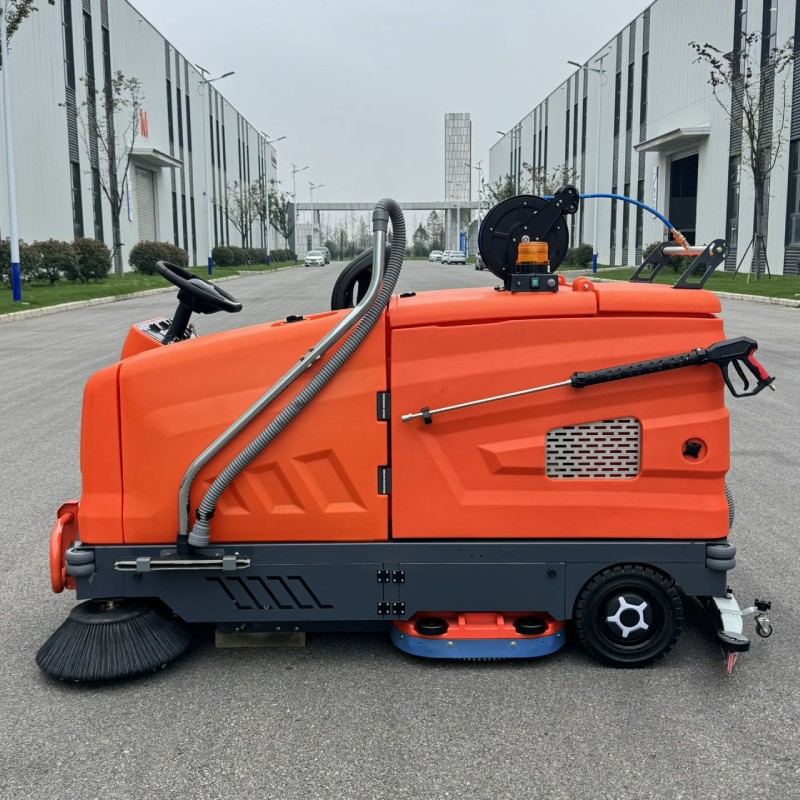 Industrial Scrubber-Sweeper (4)