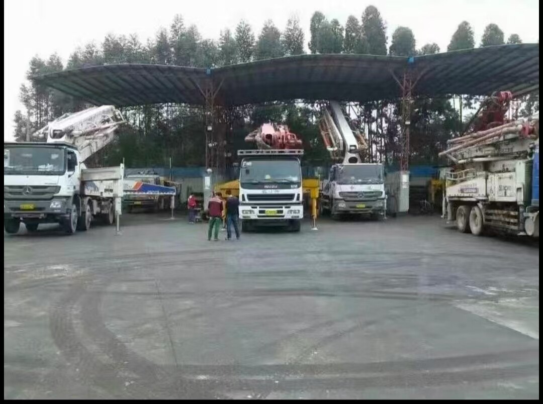 ملحقات شاحنة المضخة