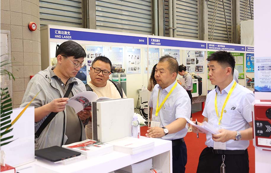 Untitled-1_0004_365A6036