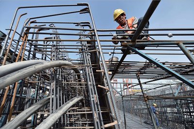 یک راه‌آهن پرسرعت که جینان و چینگ دائو را در استان شاندونگ، چین، با جهت‌گیری شرقی-غربی به هم متصل می‌کند، انتهای شرقی کانال Qingyin شبکه راه‌آهن پرسرعت 