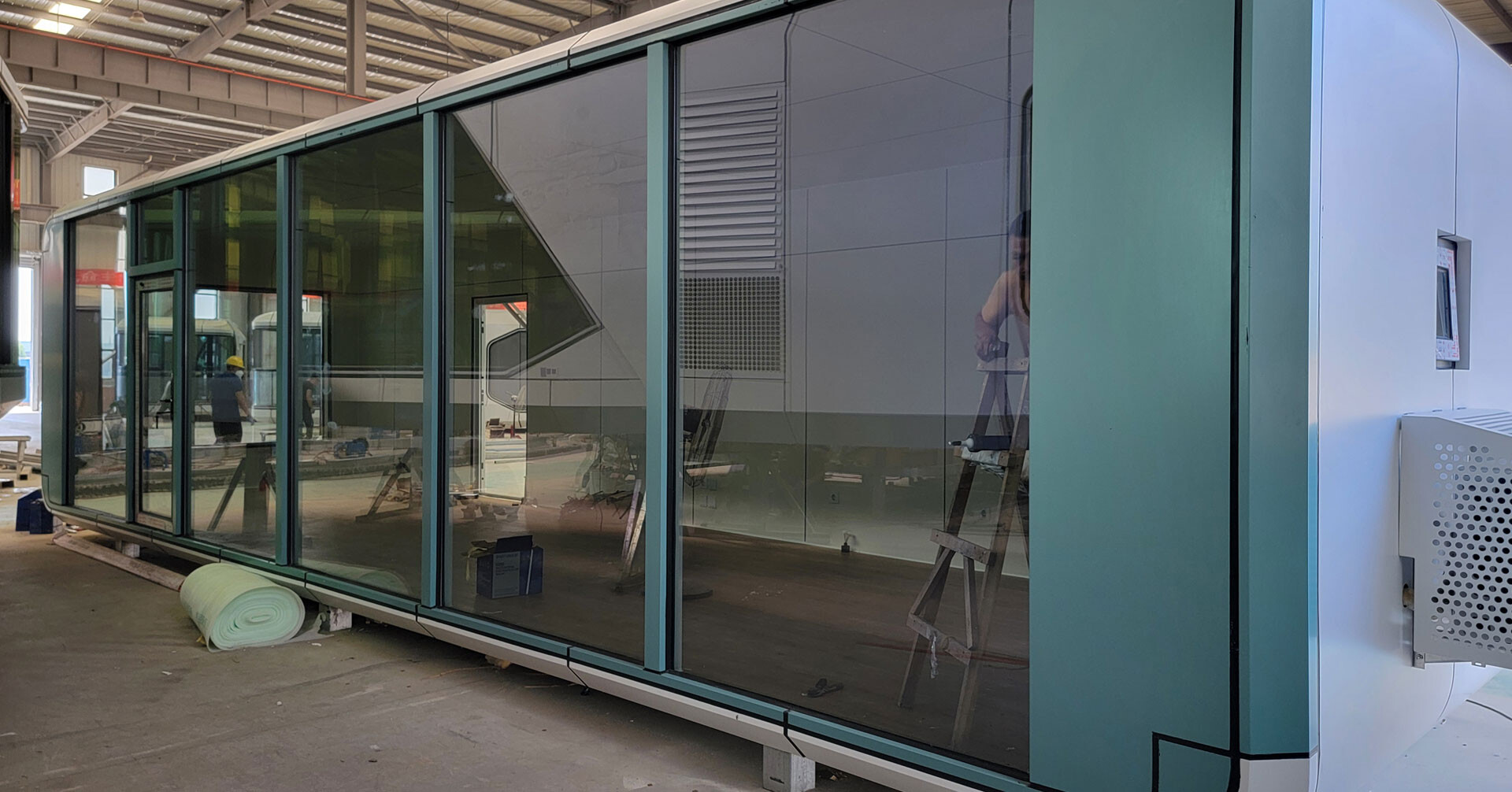 SUNINN 40 feet apple cabin delivered to Russia SUNINN 40 feet apple cabin delivered to Russia