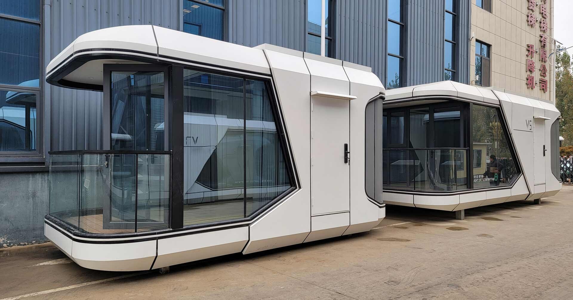 Domestic clients come to SUNINN factory to visit and order V5 capsule houses