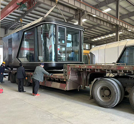 SUNINN special elegant black V5 prefabricated house for high-end homestays shipped to Romania 