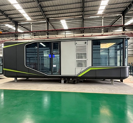 SUNINN Cabin Customizes V7 Cabin as Indoor Golf Simulator, Coming Soon to Europe