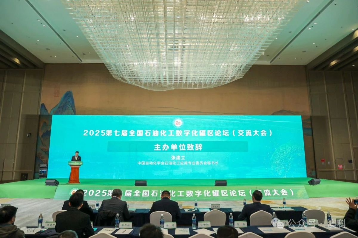 a0eadba8267292f737321489606c0673.jpg a0eadba8267292f737321489606c0673.jpg