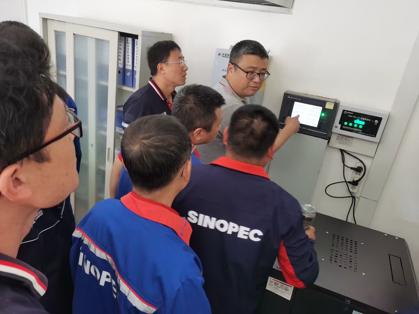 Autonomiser les gestionnaires de stations-service : OKet offre une formation de haute qualité sur les ATG