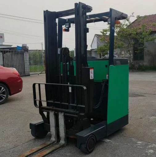 Stand-up Forklift