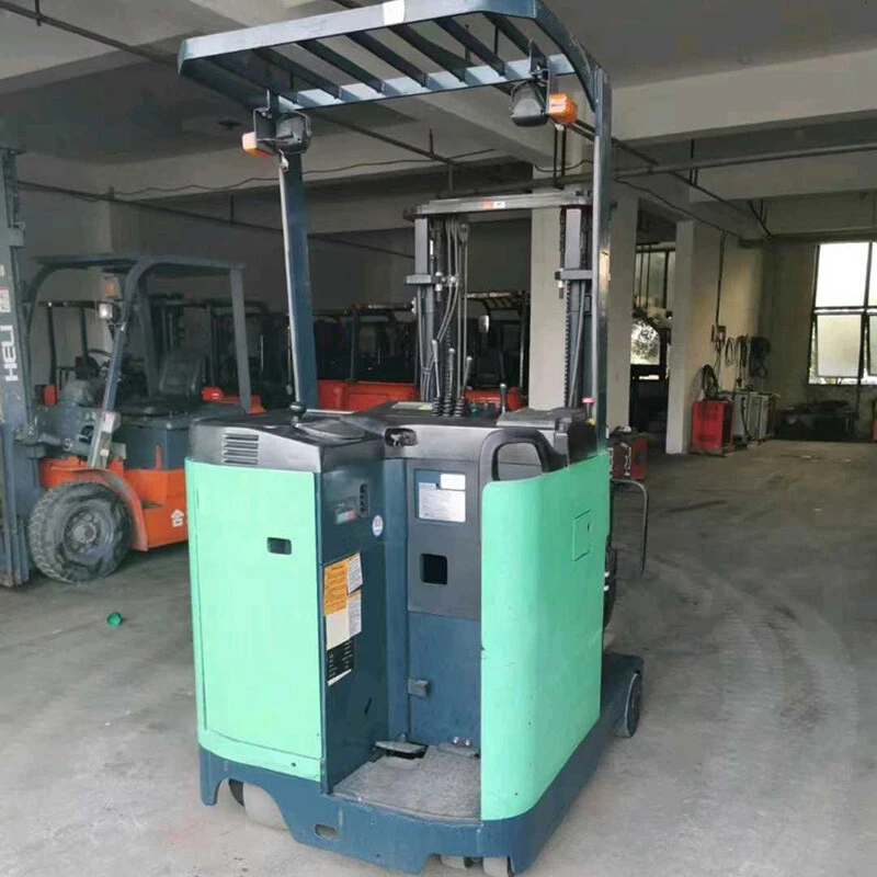 Stand-up Forklift